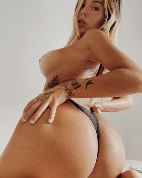 Meli Sarramone star du porno xxx galerie