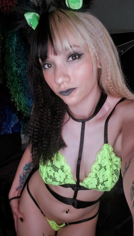 Lyssa Lovee art modèle photos