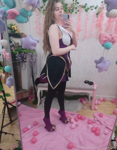 fans asiatiques de findom uniquement hd image