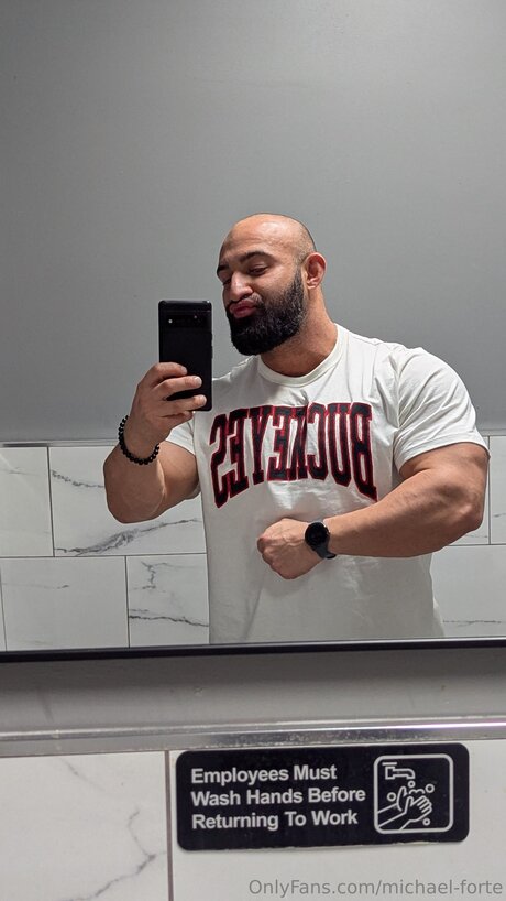 Michael Forte modèle gratuit archive