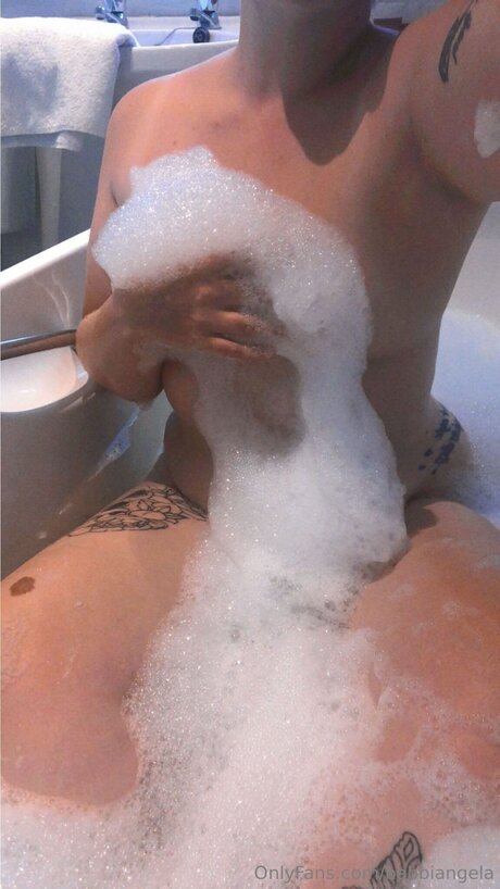 Babbiangela étoile sexy photo