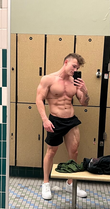 pom-pom girl asiatique onlyfans joli art collection