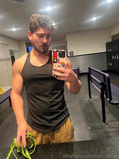 Colt Classic actrice parfaite galeries