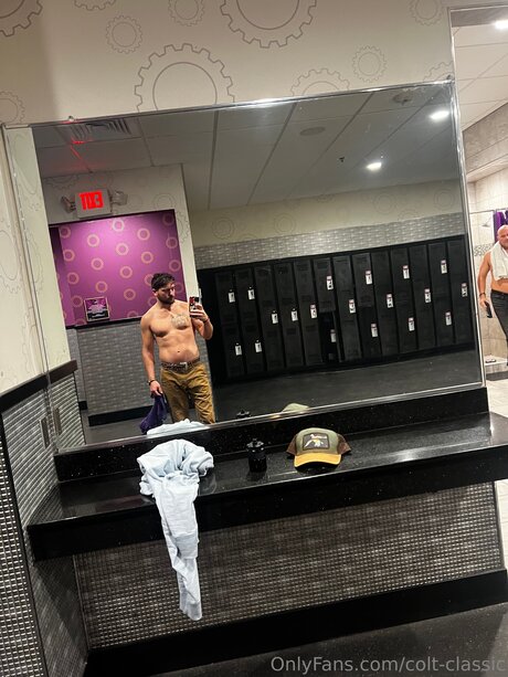 Colt Classic actrice adulte des photos