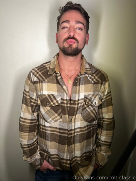 Colt Classic nus de stars du porno image