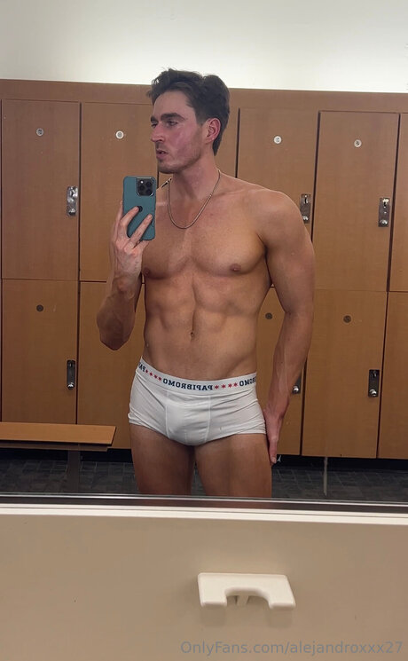 Alejandroxxx27 haut modèle photos