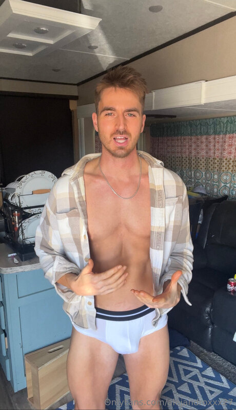 Alejandroxxx27 modèle xxx galeries