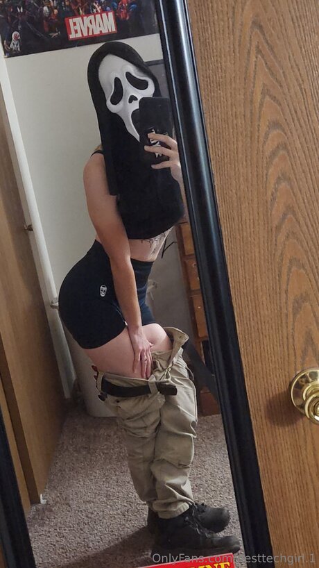 Pesttechgirl 1 actrice chaude photos