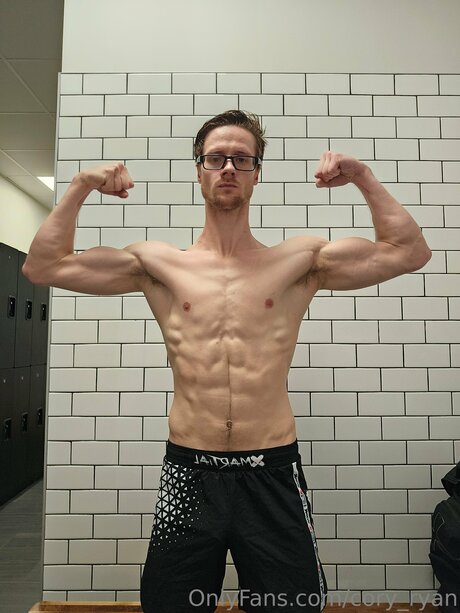 Cory Ryan modèle pornographique images