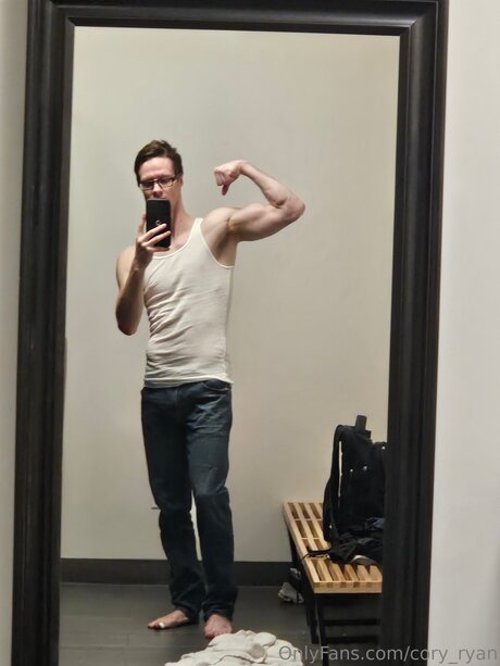 Cory Ryan modèle artistique des photos