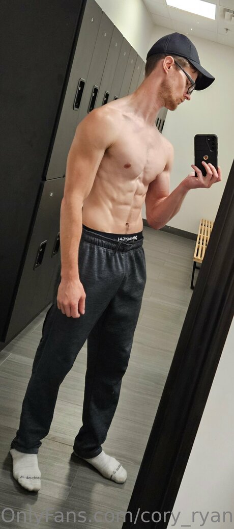 Cory Ryan modèle adulte galerie