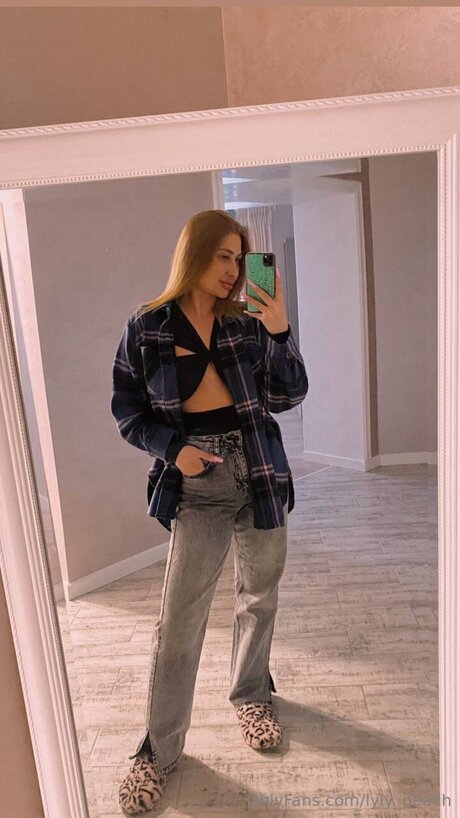 pom-pom girl asiatique onlyfans art exclusif des photos