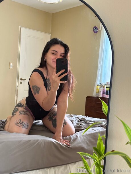 Of Kkkiki étoile chaude des photos