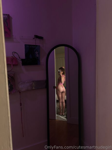 Cutesmartnudegirl star du porno en haute qualité images