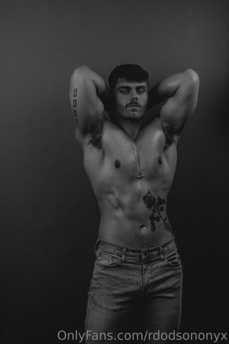 Rdodsononyx modèle chaud galeries