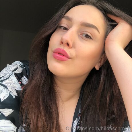 Hildaschmidt nus star du porno des photos