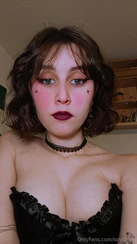 Soyefosy star érotique archive