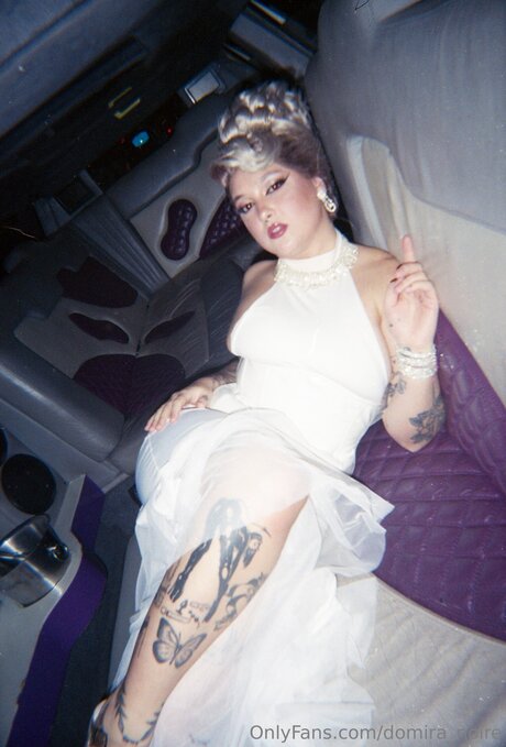 Domira Noire étoile parfaite galerie