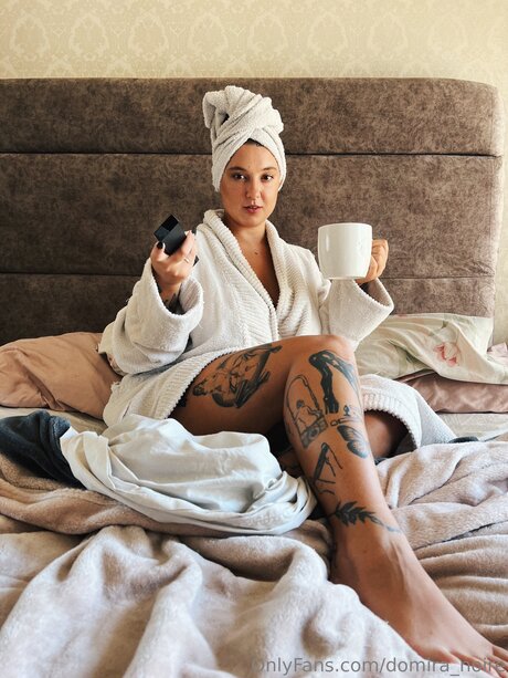 Domira Noire étoile xxx collection