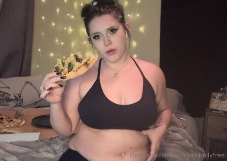 Bellagirlsbellyfree art modèle galerie
