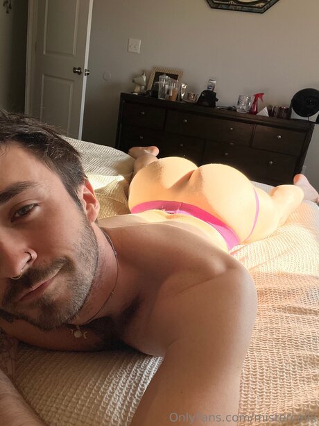 Mistercalix actrice sexy img