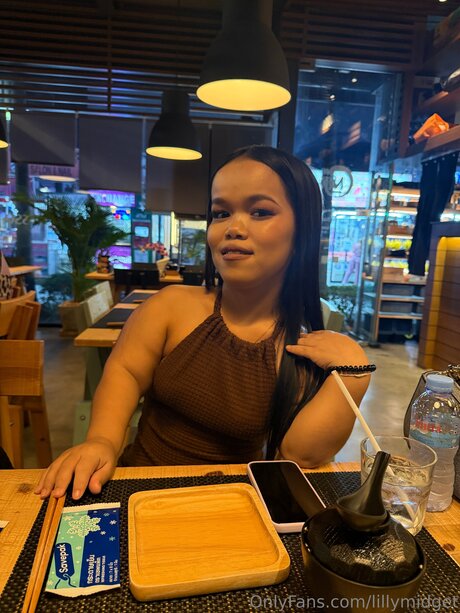 Lillymidget star du porno érotique galeries