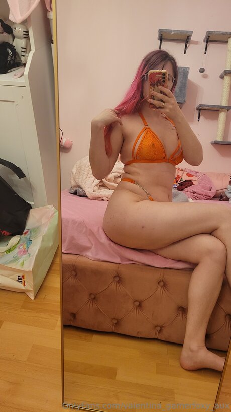 chaton potelé uniquementfans nu libre images