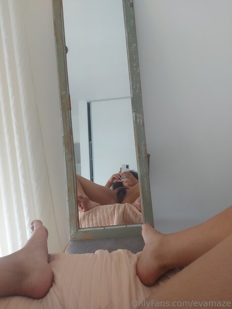 Evamaze modèle adulte photo