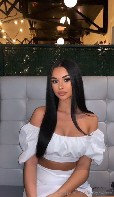 latina épaisse uniquementfans xxx sexy img