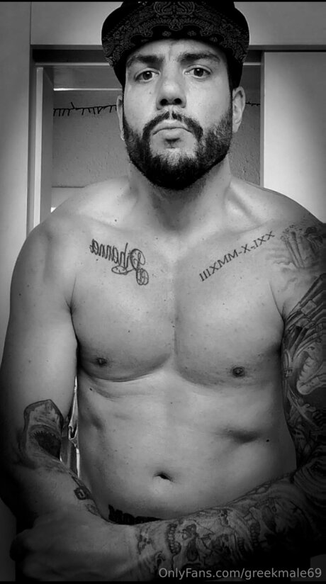 Greekmale69 modèle nu galeries