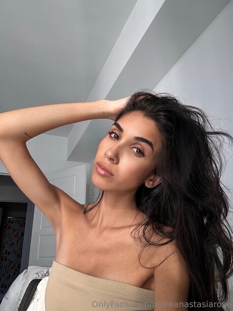 Moreanarose modèle nu des photos