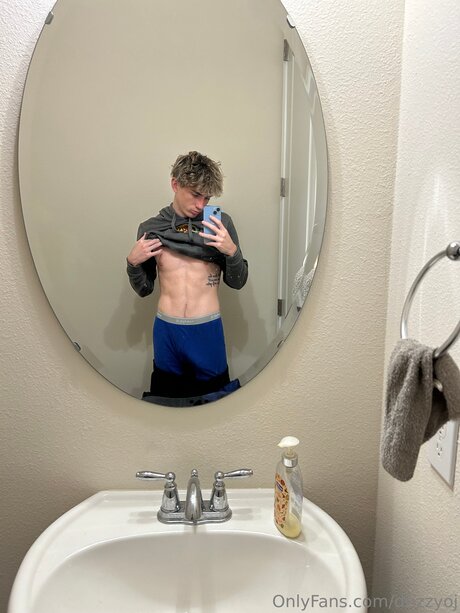 Drizzyoj modèle de sexe image