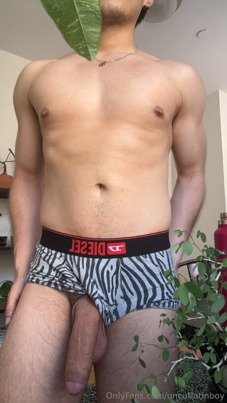 Uncutlatinboy star du porno nue photos