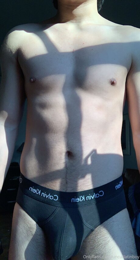 Uncutlatinboy jolie actrice des photos