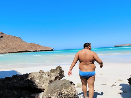 blonde aux courbes onlyfans sexy chaud des photos