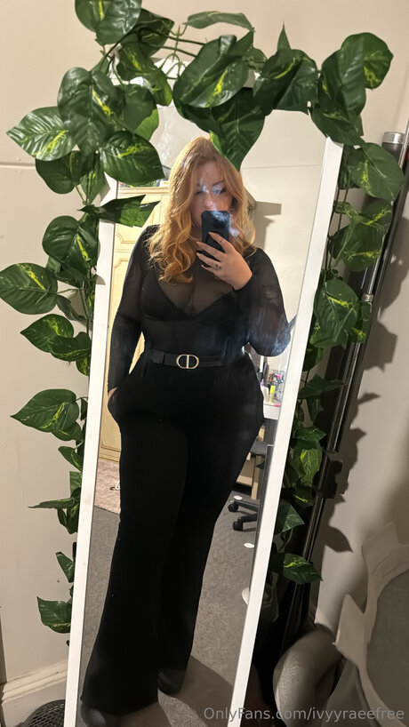 pom-pom girl asiatique onlyfans sexy belle des photos