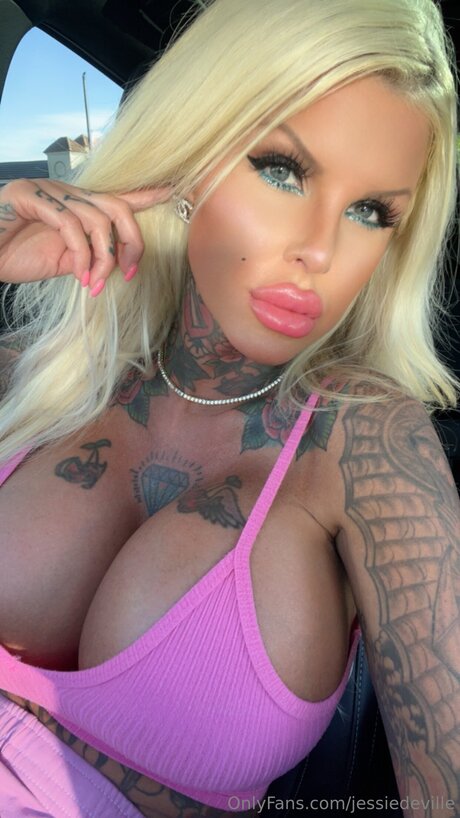 Jessiedeville jolie étoile photos