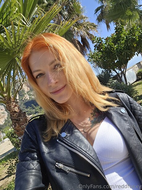 Reddfoxxy sexe star image