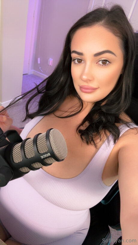 string gros cul onlyfans nu sympa des photos