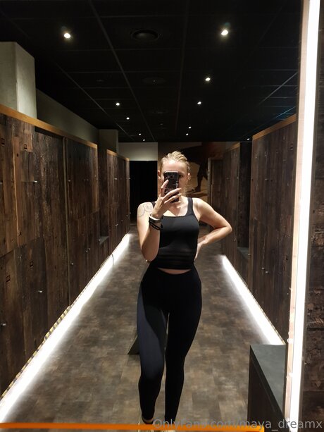 Maya Dreamx modèle meilleur des photos