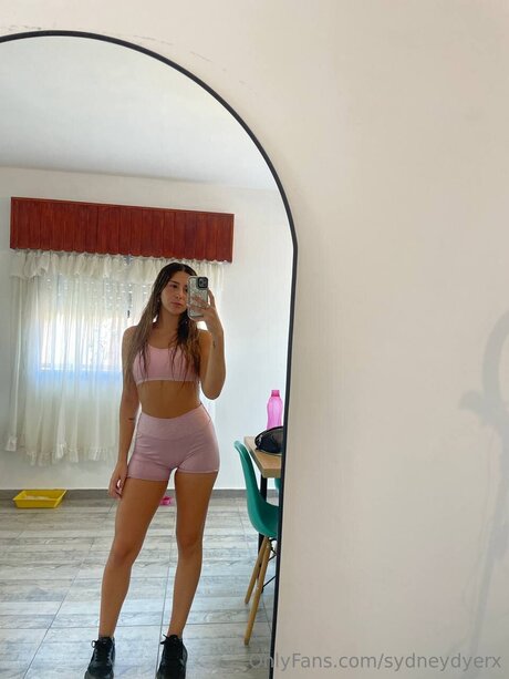 Sydneydyerx étoile chaude des photos