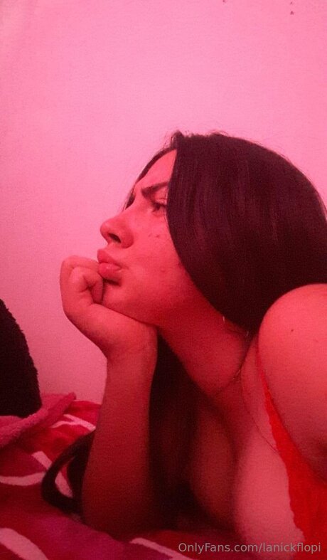 Lanickflopi modèle exclusif photo