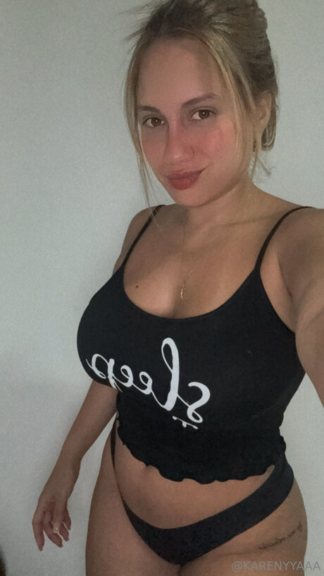 Soykarenyya étoile sexy photos