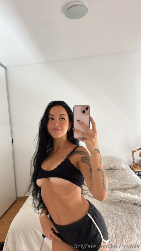 Buunnymia modèle de sexe image