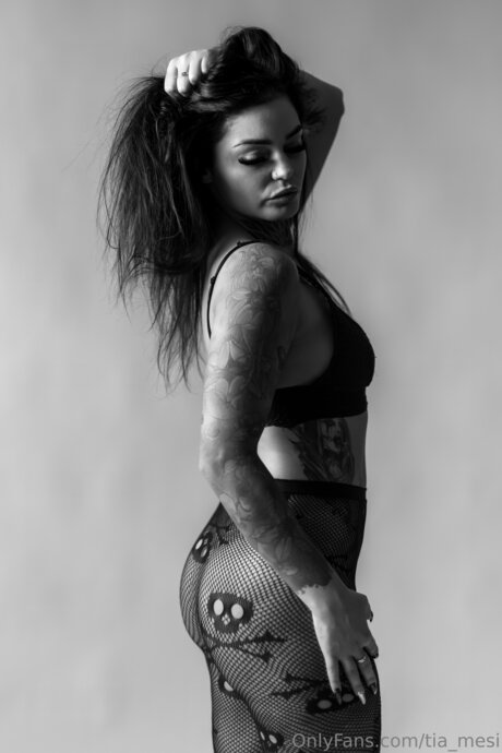 Tia Mesi star du porno chaud galeries