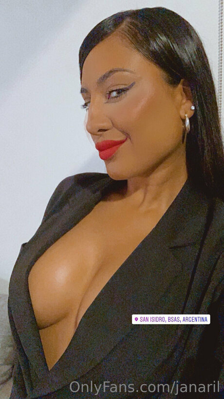 aisselles poilues onlyfans érotique en haute qualité image