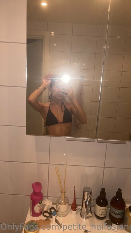 milf masturbation onlyfans nu sympa galerie