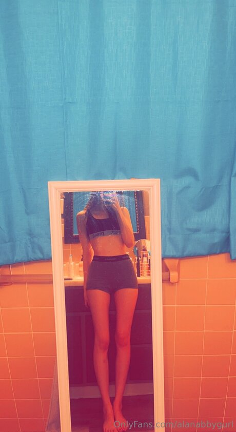 chatte poilue bbw onlyfans haute qualité parfait des photos