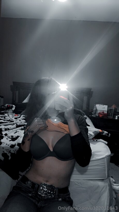 U312031643 modèle photo