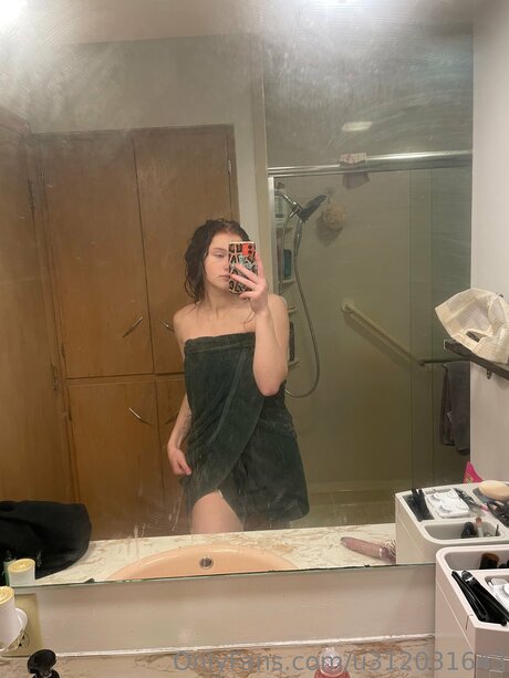 U312031643 modèle photos